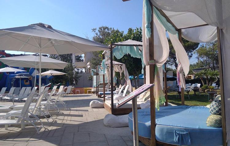 Marzi Beach And Bungalows Hotel Kokkonion Bagian luar foto