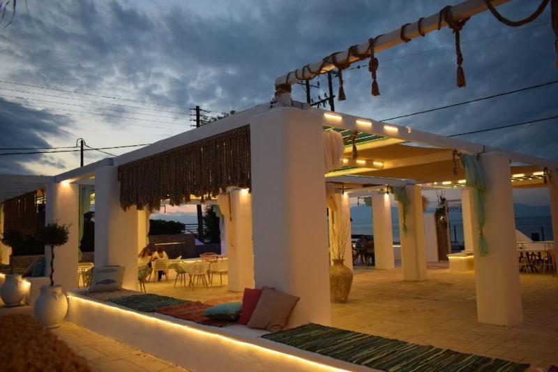 Marzi Beach And Bungalows Hotel Kokkonion Bagian luar foto