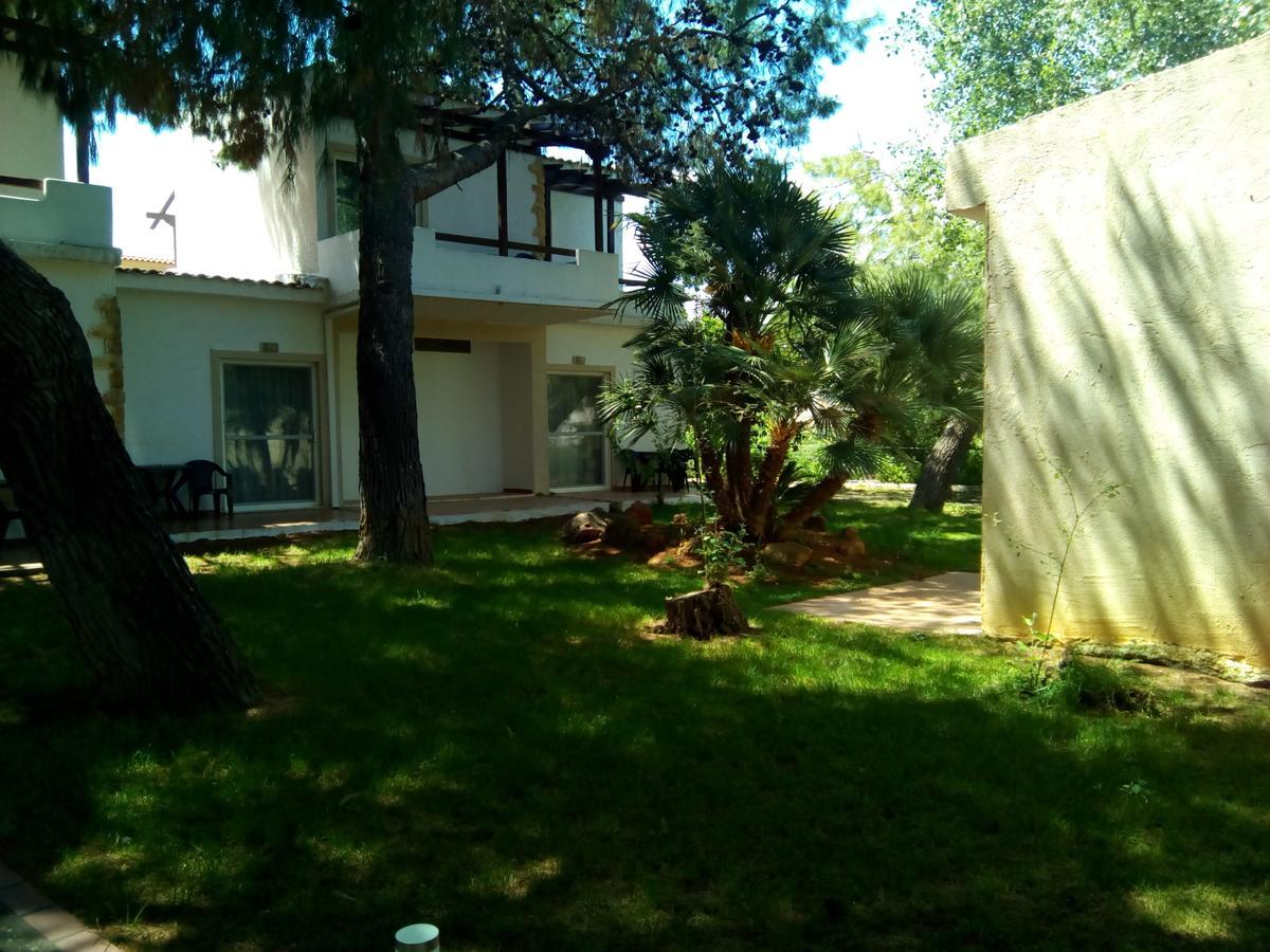Marzi Beach And Bungalows Hotel Kokkonion Bagian luar foto