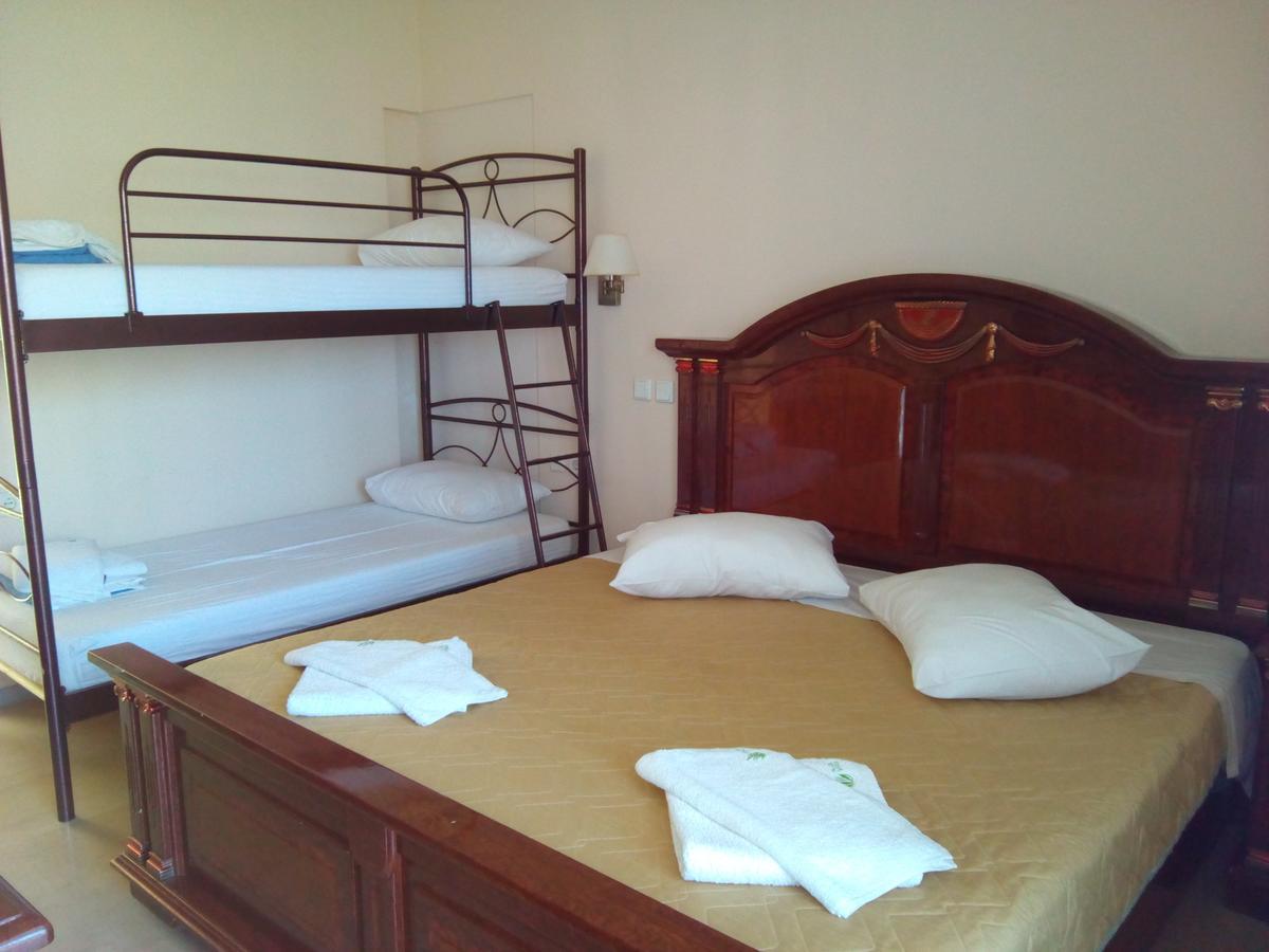 Marzi Beach And Bungalows Hotel Kokkonion Ruang foto