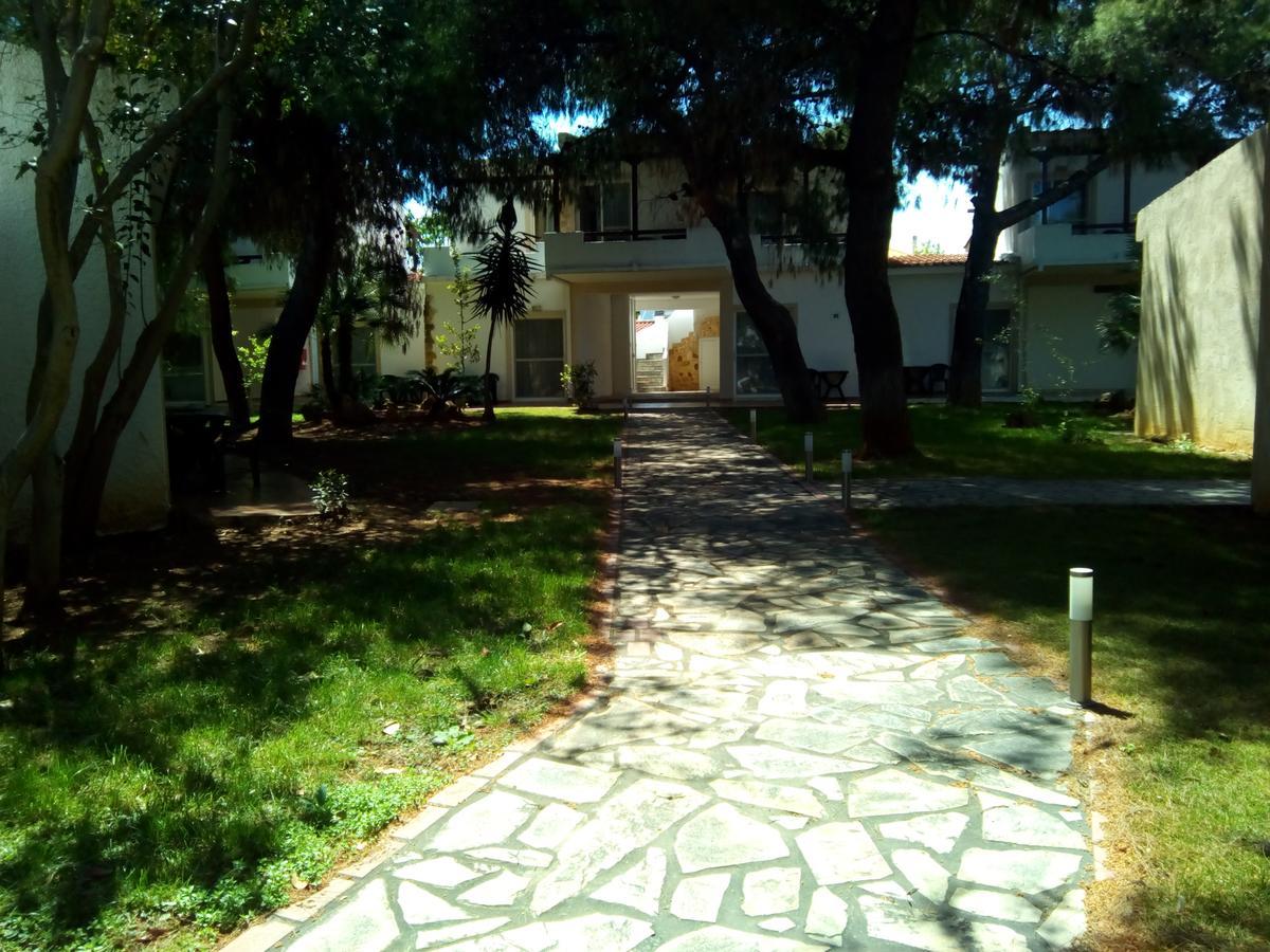 Marzi Beach And Bungalows Hotel Kokkonion Bagian luar foto