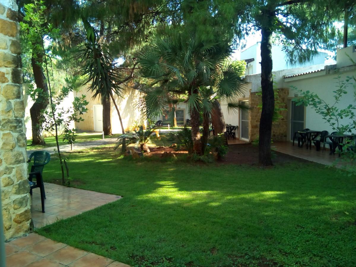 Marzi Beach And Bungalows Hotel Kokkonion Bagian luar foto