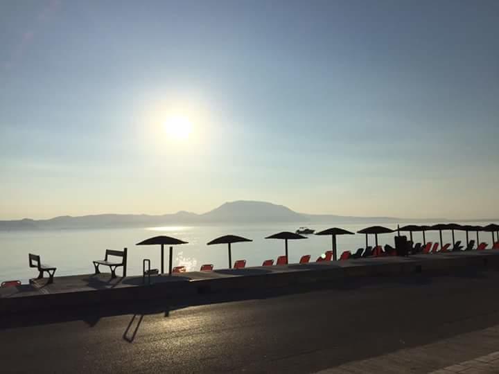 Marzi Beach And Bungalows Hotel Kokkonion Bagian luar foto