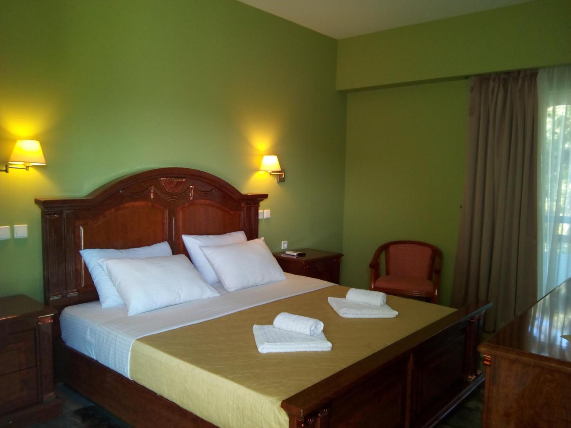 Marzi Beach And Bungalows Hotel Kokkonion Bagian luar foto