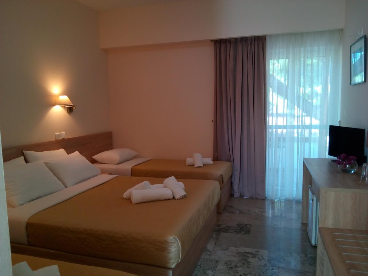 Marzi Beach And Bungalows Hotel Kokkonion Bagian luar foto